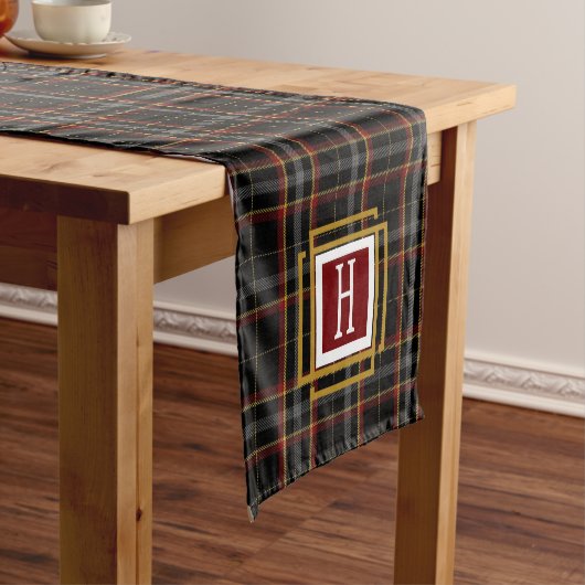 Black Red and yellow Tartan Monogram Korte Tafelloper (Voorbeeld)