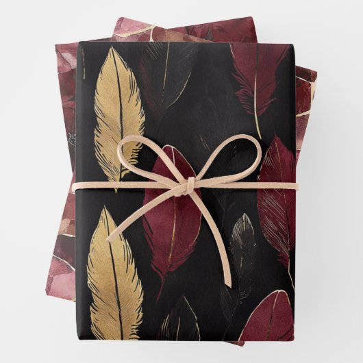 Black Red Gold Feathers Verjaardag Inpakpapier Vel (In situ)