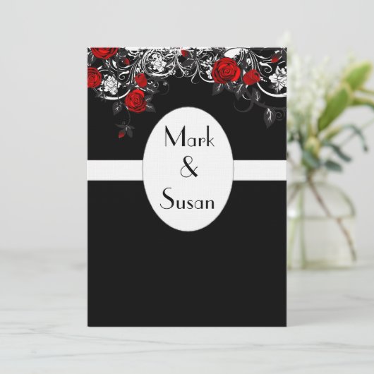 Black Red White Rose Wedding Invitation Kaart (Staand voorkant)