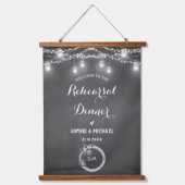 Black Rehearal Dinner Welcome String Lights Hangend Wandkleed (Voorkant)