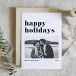 Black Retro Bold Prettige feestdagen<br><div class="desc">prettige feestdagen! Stuur je vakantiewensen naar familie en vrienden met deze aanpasbare moderne vakantiekaart. Het heeft een retro gewaagd typografie met een kerstboomaccent. Pas deze foto-vakantiekaart aan door uw eigen gegevens toe te voegen. Deze zwarte en witte prettige feestdagen kaart is beschikbaar in andere kleuren.</div>