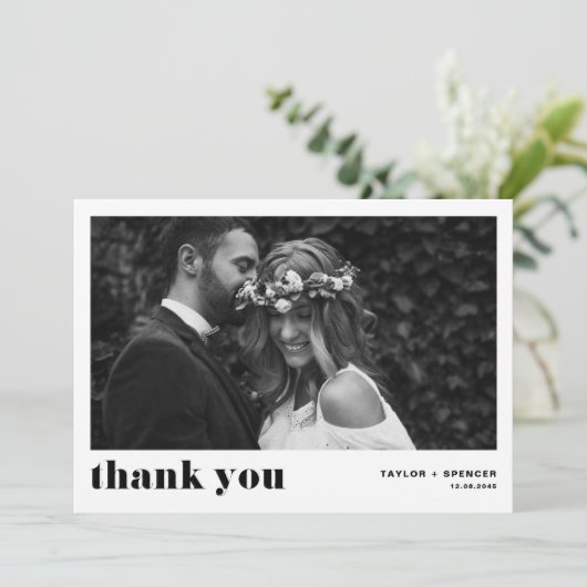 Black Retro Bold Typography Photo Wedding Bedankkaart (Staand voorkant)