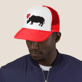 Black-Rhino-met-hart Trucker Pet (In situ)
