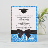 Black Ribbon Blue Leopard Afstuderen Invitation Kaart (Staand voorkant)