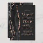 Black Roos Gold Agate Dark 70th Birthday Party Kaart<br><div class="desc">De linkerrand van deze elegante, moderne verjaardagsfeestelijke uitnodiging is voorzien van een zwarte waterverf aan de rand van de afgrond die is afgesneden met een faux roos goudglitter. De aanpasbare tekst combineert roos roze handschrift, copperplate en cursieve doopvonten op een leisteenzwarte achtergrond. De achterzijde is voorzien van een bijbehorend ontwerp...</div>