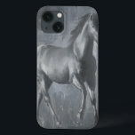 Black Running Stallion iPhone 13 Hoesje<br><div class="desc">Dit schilderij van Ethan Harper is fascinerend. Hij vatte de schoonheid van de hengst samen met twee eenvoudige kleuren: zwart en beige. Deze hedendaagse kunstfoto van een zwarte lopende hengst voegt personage toe aan elke woonkamer, eetkamer of slaapkamer.</div>