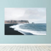 Black Sand Coast – Misty Ocean Drama Canvas Afdruk (Insitu (Houten vloer))