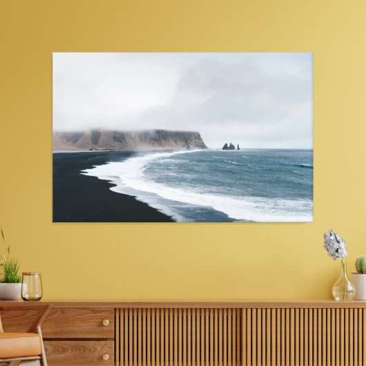 Black Sand Coast – Misty Ocean Drama Canvas Afdruk (Insitu (Woonkamer))