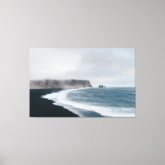 Black Sand Coast – Misty Ocean Drama Canvas Afdruk (Voorkant)