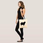 Black Sheep Silhouette Tote Bag (Voorkant (model))
