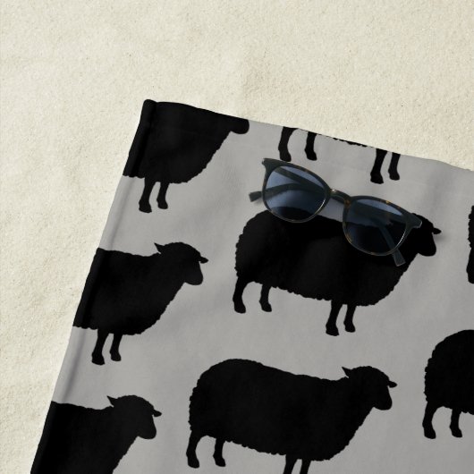 Black Sheep Silhouettes Pattern Strandlaken (In situ)