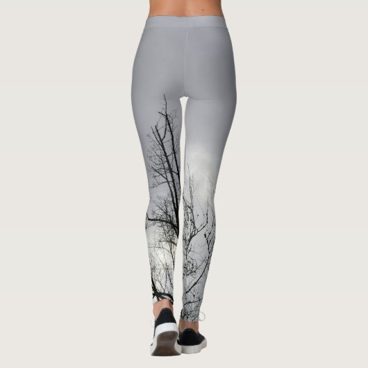 Black Silhouette Branches Grey Sky Leggings (Achterkant)