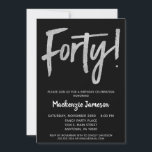 Black Silver Script 40th Birthday Party Invitation Kaart<br><div class="desc">Een elegante,  eenvoudige maar opvallend zwarte en zilveren uitnodiging voor een 40e verjaardag. De het manuscripttekst van Glam bij de bovenkant en zilveren hieronder tekst met de naam in stand-out wit</div>