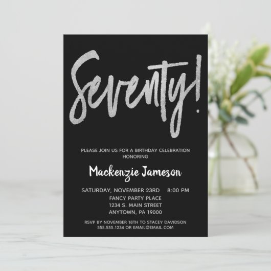 Black Silver Script 70th Birthday Party Invitation Kaart (Staand voorkant)