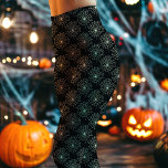 Black Spider Webpatroon Halloween Leggings<br><div class="desc">Deze Black Spider Web Pattern Leggings zijn ideaal voor het toevoegen van een vleugje spookachtige elegantie aan uw garderobe. Met uitgebreide spinnenweb design op een donkere achtergrond, zijn ze ideaal voor Halloween-evenementen, liefhebbers van gotische stijl of iedereen die een statement wil maken met een subtiele, griezelige twist. Comfortabel en rekbaar,...</div>