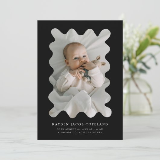 Black Squiggly Lijst Geboorteaankondiging Foto Aankondiging (Staand voorkant)