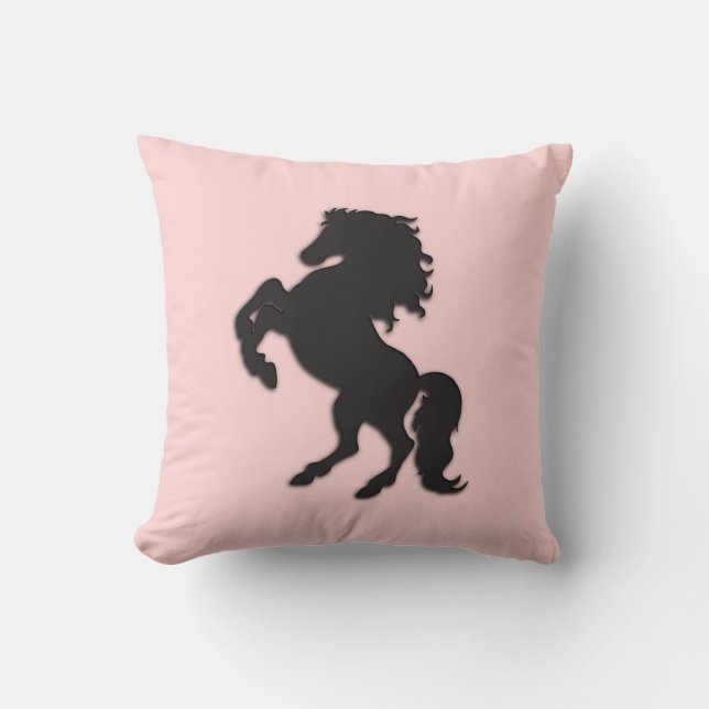 Black Stallion op roze Kussen (Voorkant)