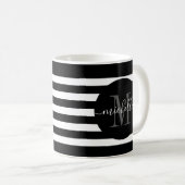Black Stripe Monogram Cirkelscript Modern Elegant Koffiemok (Voorkant rechts)
