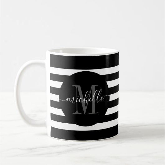 Black Stripe Monogram Cirkelscript Modern Elegant Koffiemok (Links)