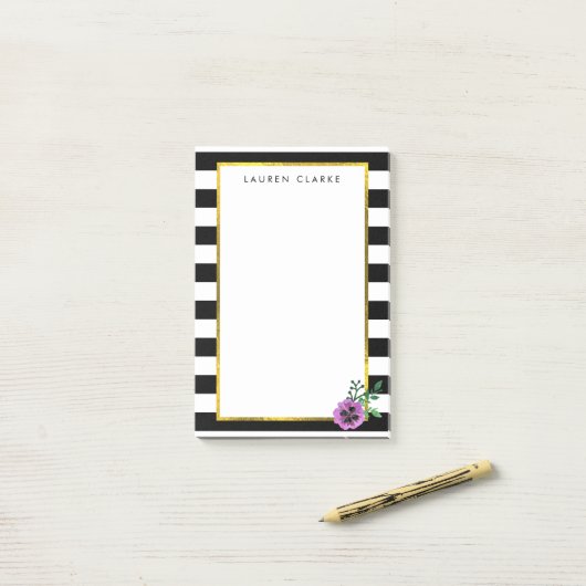 Black Stripe & Paarse Pansy Post-it® Notes (Op bureau)