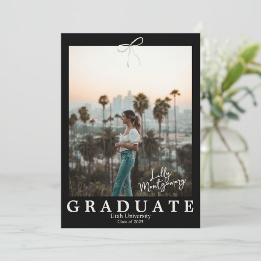 Black Striped Coquette Afstuderen Aankondiging (Staand voorkant)