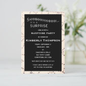 Black Surprise Verjaardag Custom Age Uitnodiging (Staand voorkant)