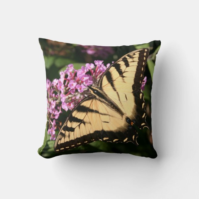 Black Swallowtail Butterfly Pillow Kussen (Voorkant)