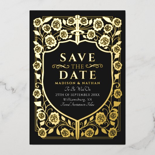 Black Sword Shield Medieval Monogram Bewaar de dat Folie Uitnodiging (Voorkant)