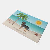 Black & Tan-rottweiler op een tropisch zomerstrand Deurmat (Schuin)
