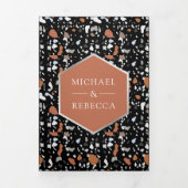 Black Terrazzo Tegel Terracotta QR Code Weddenscha Drieluik Uitnodiging (Cover)