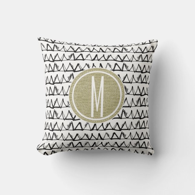 Black Triangles Gold Glitter Monogram Kussen (Voorkant)