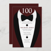 Black Tuxedo Burgundy 100th Birthday Party Invite Kaart (Voorkant / Achterkant)