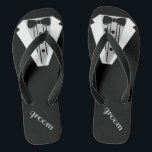 Black Tuxedo Flip Flop | Tuis voor het trekken van<br><div class="desc">De perfecte aanraking met je strand of een poolside bruiloft. Zwarte teenslippers met een zwart-wit vormig tuxedo-afbeelding. Je bruidegom zal in stijl trouwen met deze modieuze "tuxedo flip-flop sandalen" Voeg een overeenkomende trouwjurystijl toe voor de bruid! Ga naar mijn winkel "The Hungarican Princess ™" op www.zazzle.com/hungaricanprincess*. Kijk naar mijn afdeling...</div>