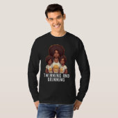 Black Twin Dad Fathers Day Twinning and grinning T-shirt (Voorkant volledig)