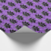 Black Watercolor Dog Paw Print Pattern Purple Cadeaupapier (Hoek)