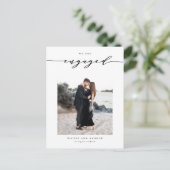 Black Whimsical Script Photo Verloving Aankondigingskaart (Staand voorkant)