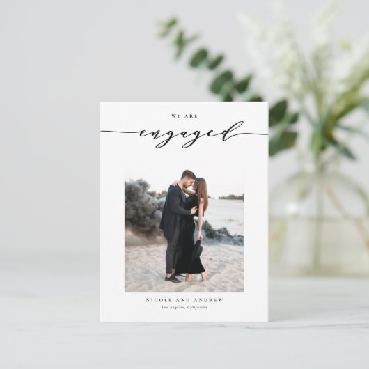 Black Whimsical Script Photo Verloving Aankondigingskaart (Staand voorkant)