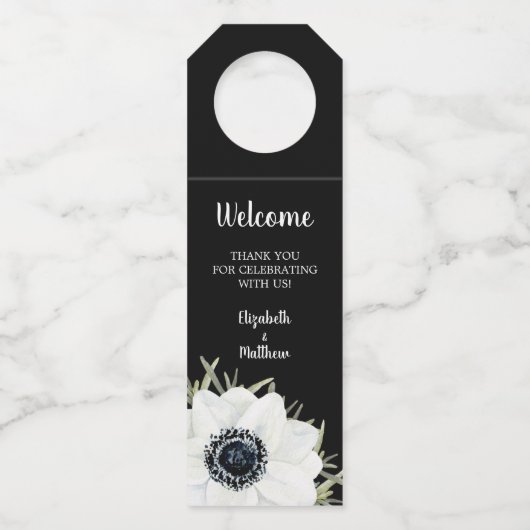 Black White Anemones Floral Wedding Bottle Hanger (Voorkant)
