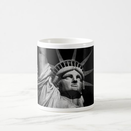 Black White beeld van Liberty New York Koffiemok (Center)