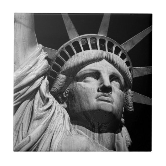 Black White beeld van Liberty New York Tegeltje (Voorkant)