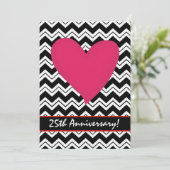 Black White Chevron Heart Jubileum Party Invite Kaart (Staand voorkant)