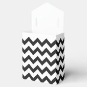 Black White Chevron Names Date Wedding Favor Bedankdoosjes (Geopend)