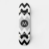 Black White Chevron Pattern Skateboard (Voorkant)