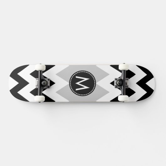 Black White Chevron Pattern Skateboard (Horizontaal)