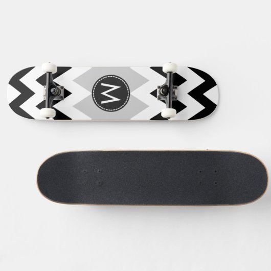 Black White Chevron Pattern Skateboard (Horizontaal)