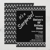 Black White Chevron Surprise 60th Birthday Dinner Kaart (Voorkant / Achterkant)