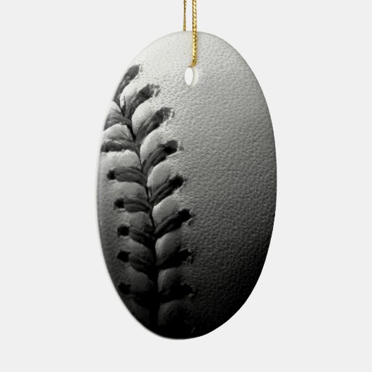 Black & White Close-up Baseball Keramisch Ornament (Rechts)