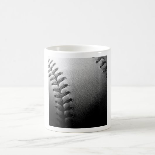 Black & White Close-up Baseball Koffiemok (Center)