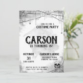 Black & White Costume Halloween Birthday Party Kaart (Staand voorkant)