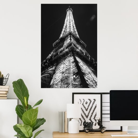 Black White Eiffel Tower in Paris Night Poster (Thuiskantoor)